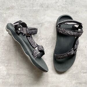 NEW Teva Hurricane XLT2 Lava Dark Sandals Men’s 6, Women’s 7.5